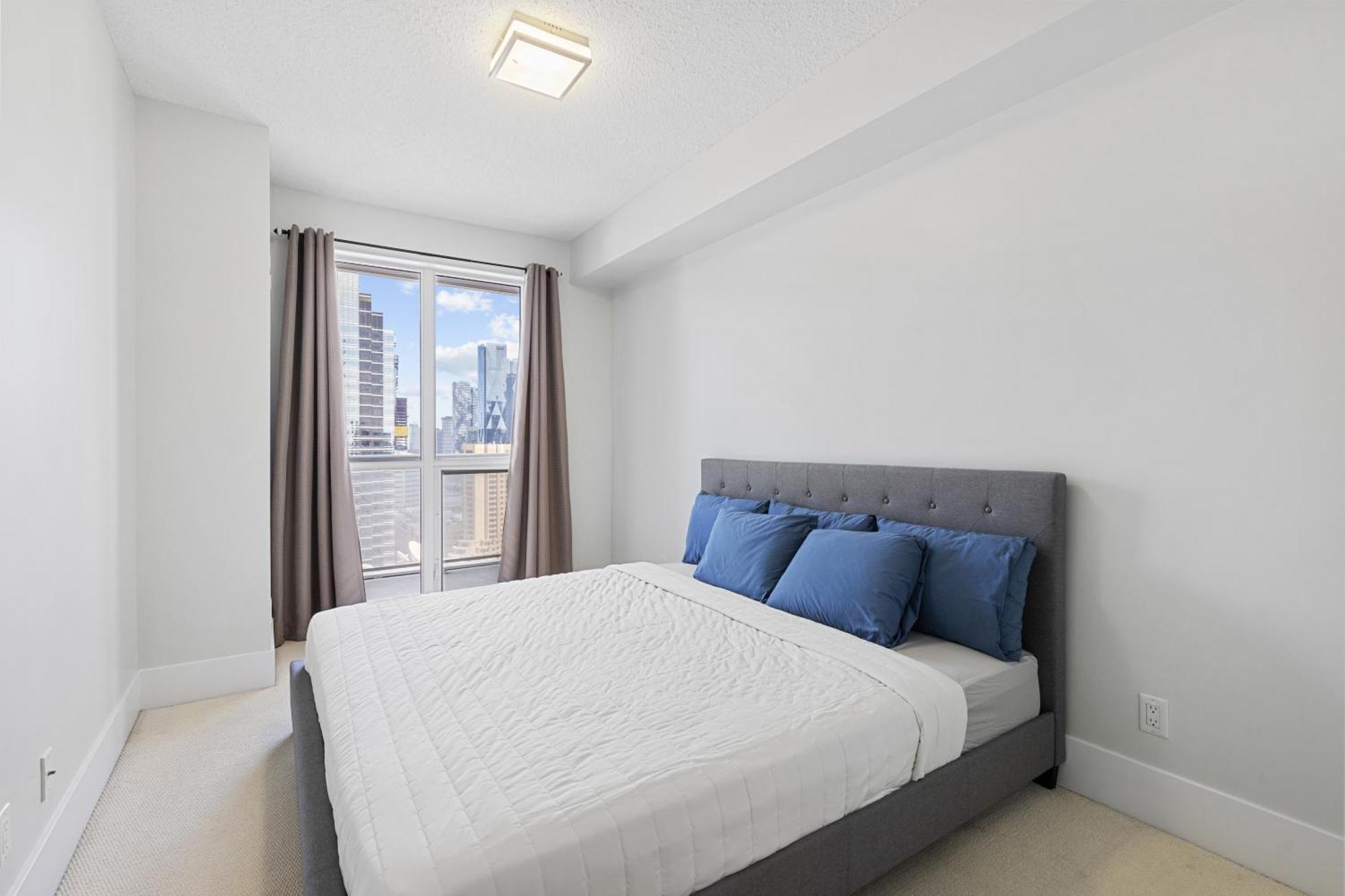 2Bedroom Cn Tower And Water Views - Free Parking - Rooftop Pool โตรอนโต ภายนอก รูปภาพ