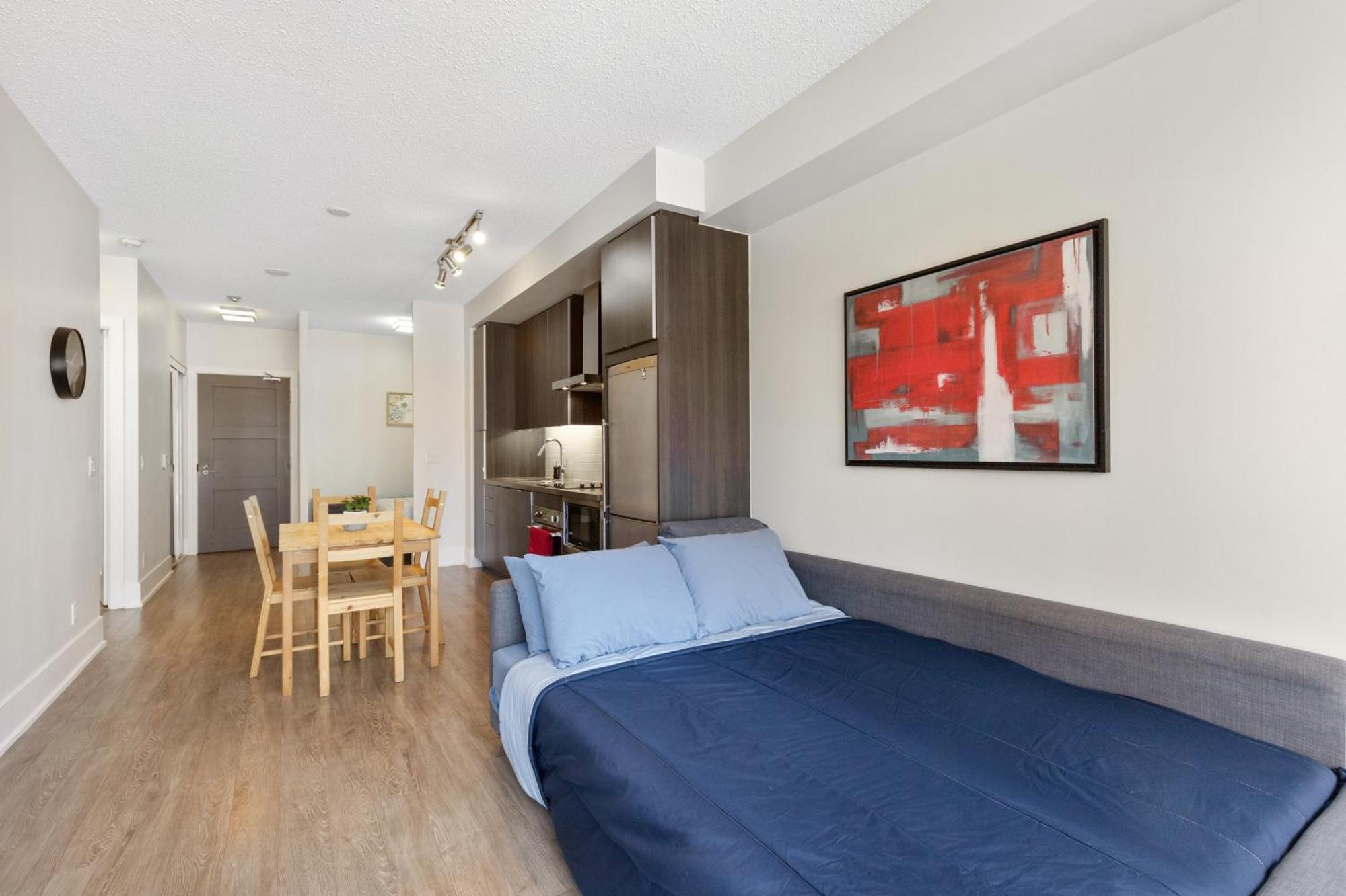 2Bedroom Cn Tower And Water Views - Free Parking - Rooftop Pool โตรอนโต ภายนอก รูปภาพ