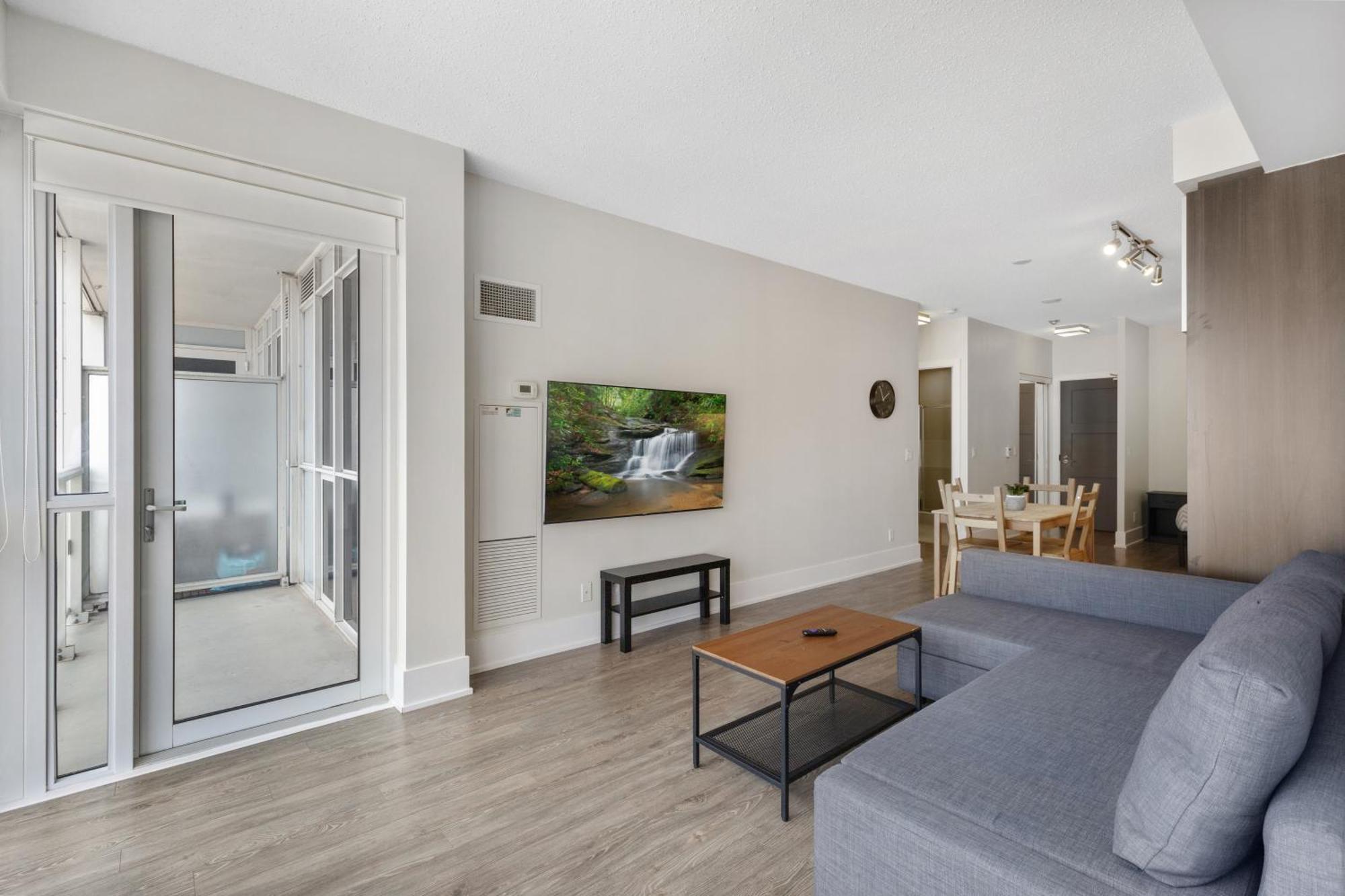 2Bedroom Cn Tower And Water Views - Free Parking - Rooftop Pool โตรอนโต ภายนอก รูปภาพ