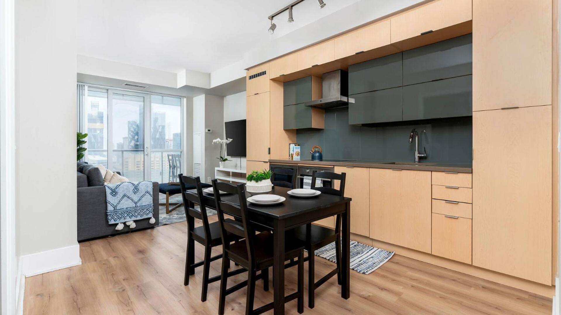 2Bedroom Cn Tower And Water Views - Free Parking - Rooftop Pool โตรอนโต ภายนอก รูปภาพ