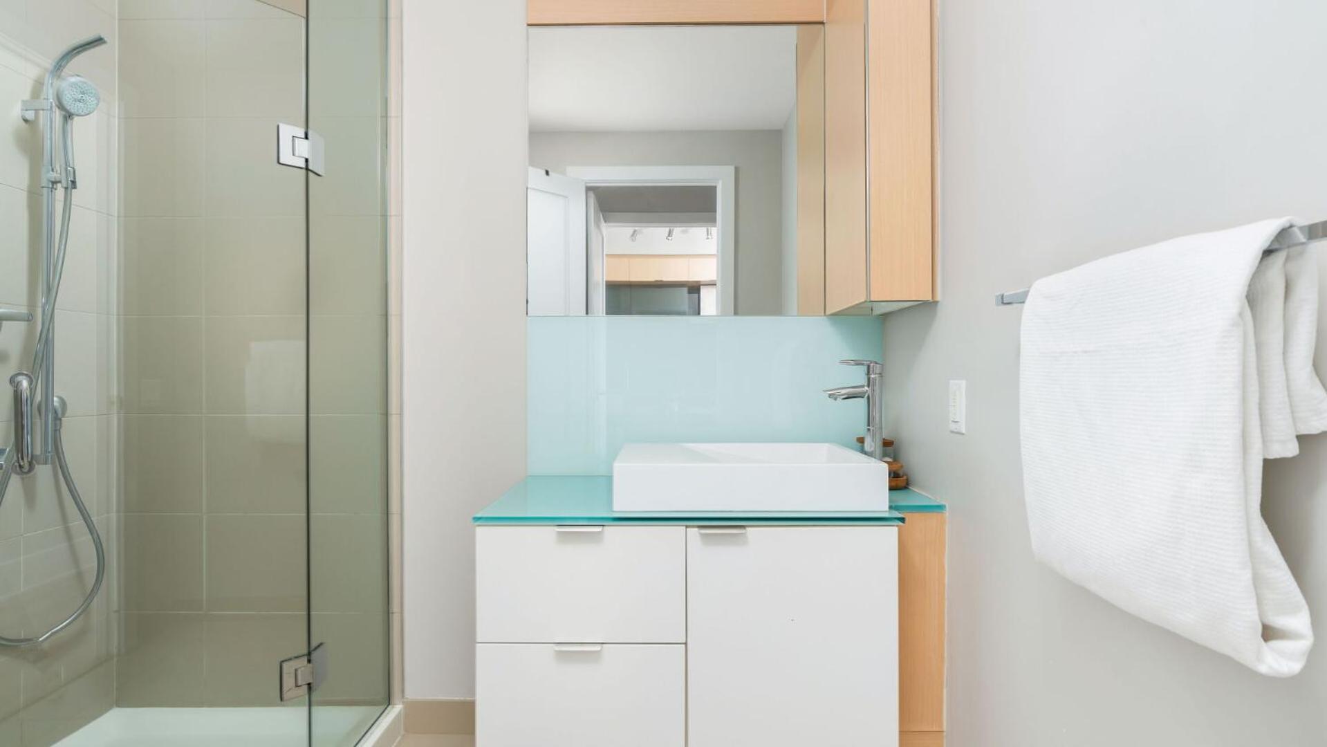 2Bedroom Cn Tower And Water Views - Free Parking - Rooftop Pool โตรอนโต ภายนอก รูปภาพ
